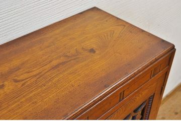 アンティーク家具　可愛いデザイン!アンティーク本箱