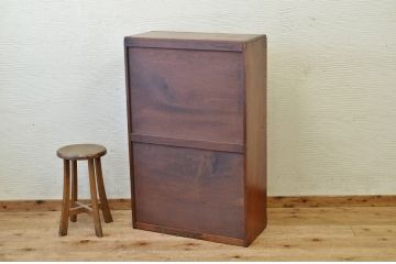 アンティーク家具　可愛いデザイン!アンティーク本箱