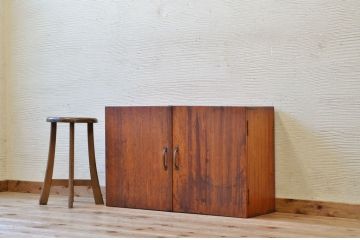 アンティーク家具　古い木の小さなローボード(本棚)