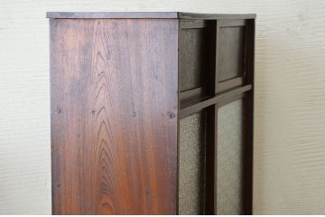 アンティーク家具　木目の素晴らしいダイヤガラス茶箪笥