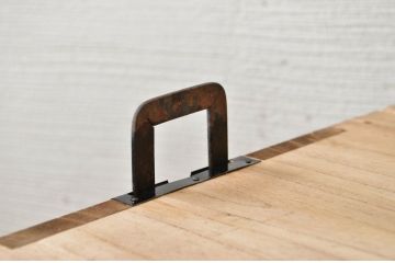 アンティーク家具　可愛いデザイン!モールガラスローボード