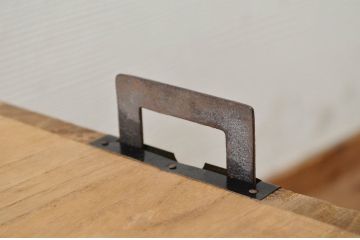 アンティーク家具　可愛いデザイン!モールガラスローボード