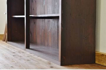 アンティーク家具　★古い木のシンプルなアンティーク飾り棚