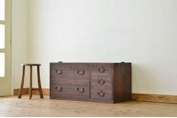 アンティーク家具　シンプルなアンティークローボード(ローチェスト)