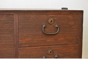アンティーク家具　シンプルなアンティークローボード(ローチェスト)