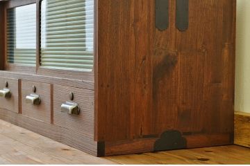 アンティーク家具　モールガラスアンティークローボード