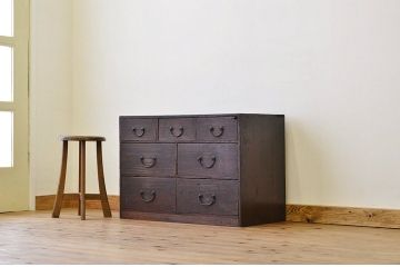アンティーク家具　古民具　骨董　使い込まれたアンティーク時代箪笥