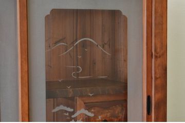 アンティーク家具　古民具　骨董　黒柿の木目の素晴らしい二段重ね水屋箪笥(食器棚、収納棚)