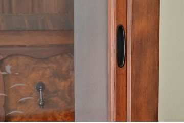 アンティーク家具　古民具　骨董　黒柿の木目の素晴らしい二段重ね水屋箪笥(食器棚、収納棚)