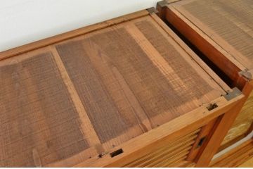 アンティーク家具　古民具　骨董　黒柿の木目の素晴らしい二段重ね水屋箪笥(食器棚、収納棚)