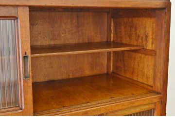 アンティーク家具　☆古いナラ材の作業台付きアンティーク食器棚