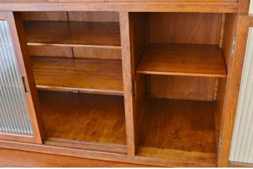 アンティーク家具　☆古いナラ材の作業台付きアンティーク食器棚