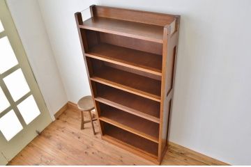 アンティーク家具　★素敵なデザイン!シンプルなアンティーク本棚(飾り棚)