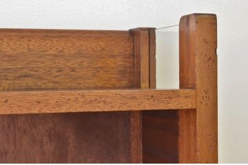 アンティーク家具　★素敵なデザイン!シンプルなアンティーク本棚(飾り棚)