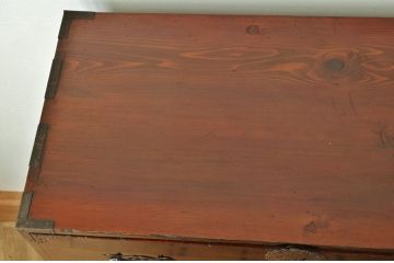 アンティーク家具　漆の綺麗な黒漆庄内箪笥