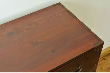 アンティーク家具　漆の綺麗な黒漆庄内箪笥
