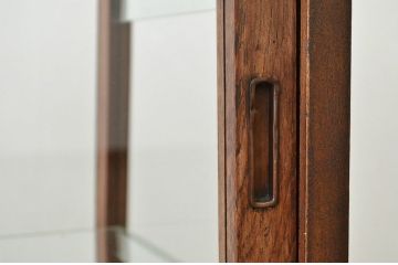 アンティーク家具　古いナラ材のアンティーク台形ガラスケース