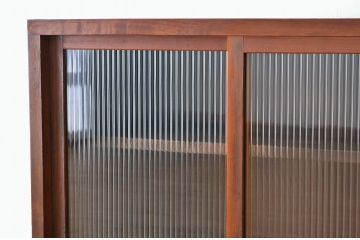 アンティーク家具　シンプルなモールガラスアンティーク収納棚