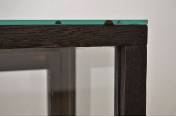 レトロ家具　レトロなデザインのアンティーク鉄脚ガラスケース