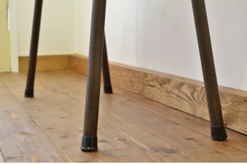 アンティーク家具　天板一枚板!古い木のシンプルなアイアンベンチ(長椅子)