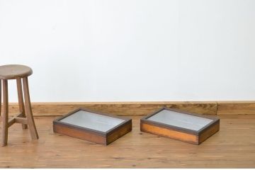 アンティーク家具　古い駄菓子屋の平置きガラスケース2個セット