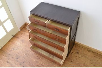 極上美品!重厚なアンティークチェスト