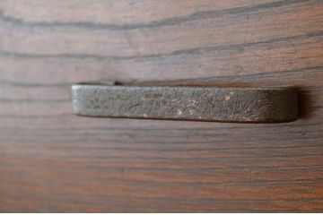極上美品!重厚なアンティークチェスト