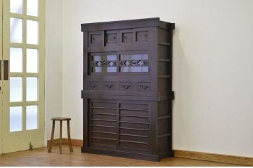 アンティーク家具　古いお家の重厚な四尺水屋箪笥(タンス・アンティーク)