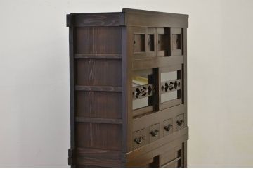 アンティーク家具　古いお家の重厚な四尺水屋箪笥(タンス・アンティーク)