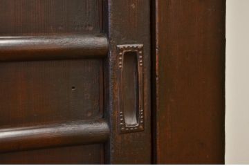 アンティーク家具　古いお家の重厚な四尺水屋箪笥(タンス・アンティーク)