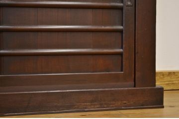 アンティーク家具　古いお家の重厚な四尺水屋箪笥(タンス・アンティーク)