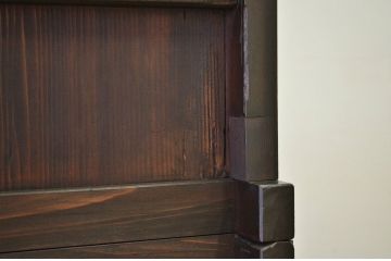 アンティーク家具　古いお家の重厚な四尺水屋箪笥(タンス・アンティーク)
