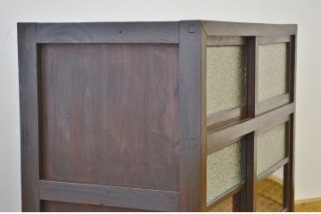 アンティーク家具　古い木のダイヤガラス収納棚(食器棚)