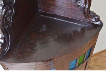 色ガラス入り　コーナーキャビネット