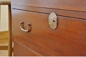 アンティーク家具　アンティーク前面欅のシンプルなチェスト?(たんす・箪笥)
