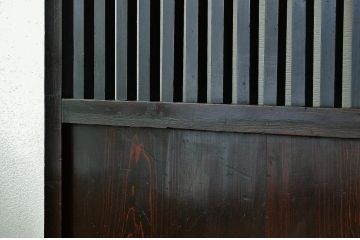 古民具骨董古い木のシックな格子戸2枚セット(帯戸・引き戸)