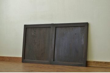 古い木の小振りな板戸2枚セット