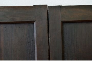 古い木の小振りな板戸2枚セット