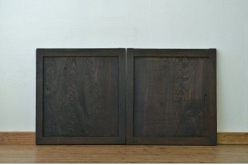 古い木の小振りな板戸2枚セット