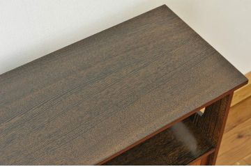 アンティーク家具　古い木の飾り彫り収納棚(茶棚・飾り棚)