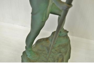 ○鉄製・T・K在銘・戦士の像