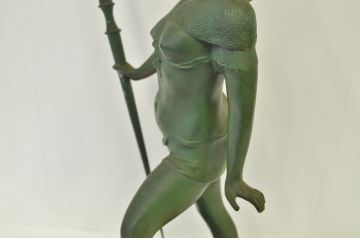 ○鉄製・T・K在銘・戦士の像