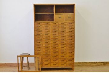 レトロ家具　昭和レトロ古いナラ材の書類棚77杯引き出しアンティーク