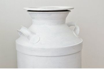 アンティーク 白いペイントのミルク缶・牛乳缶2個セット?昭和レトロ　シャビー