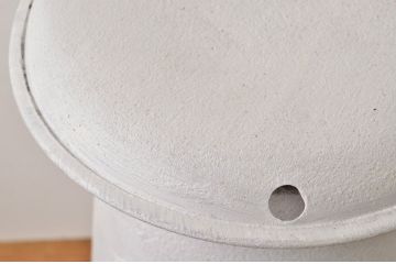 アンティーク 白いペイントのミルク缶・牛乳缶2個セット?昭和レトロ　シャビー