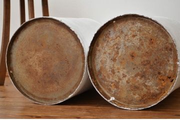 アンティーク 白いペイントのミルク缶・牛乳缶2個セット?昭和レトロ　シャビー