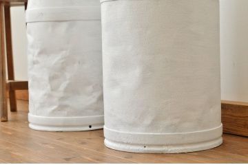 アンティーク 白いペイントのミルク缶・牛乳缶2個セット?昭和レトロ　シャビー