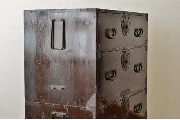 アンティーク家具　☆古民具　骨董　素敵な金具(蝶覆輪)の会津箪笥