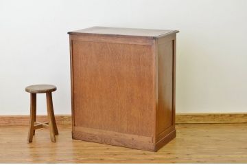 アンティーク家具　アンティーク　古いお家のシックなチェスト(タンス、ドロワー)