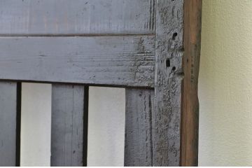 使い込まれたアンティーク格子帯戸(引き戸・扉)